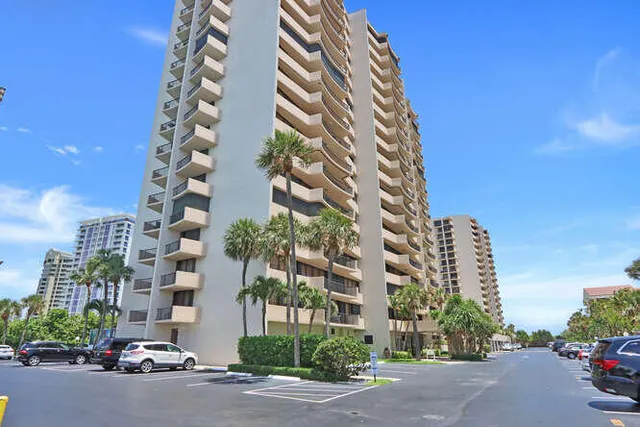 $4,900 | 4200 North Ocean Drive, Unit 2903, Singer Island, FL 33404
