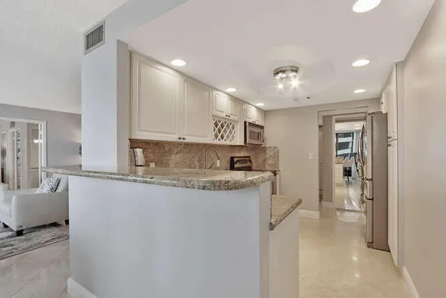 $4,900 | 4200 North Ocean Drive, Unit 2903, Singer Island, FL 33404