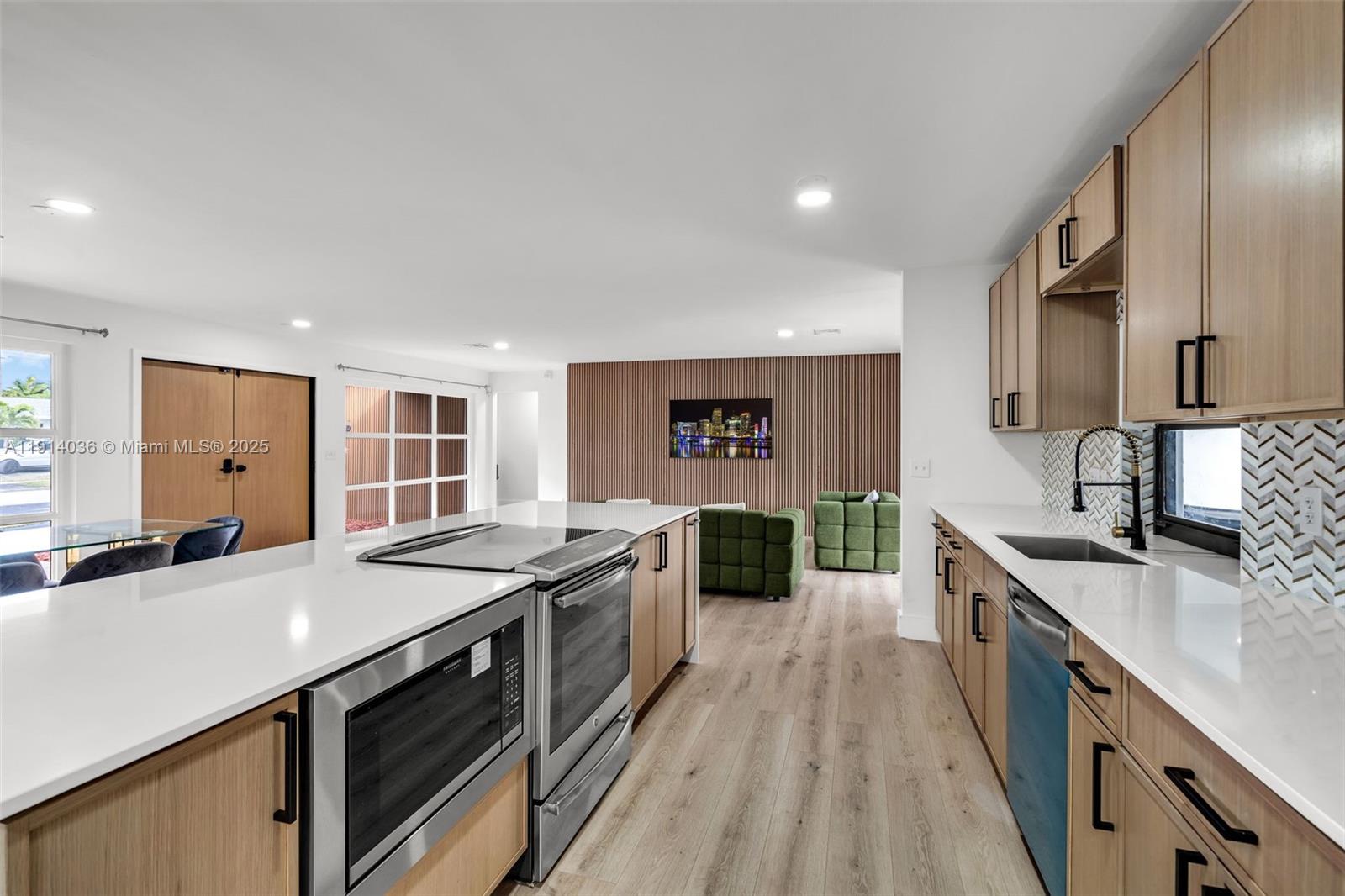 5230 Tyler Street Hollywood, FL 33021 - Photo 13 of 37 Gallery Image 13