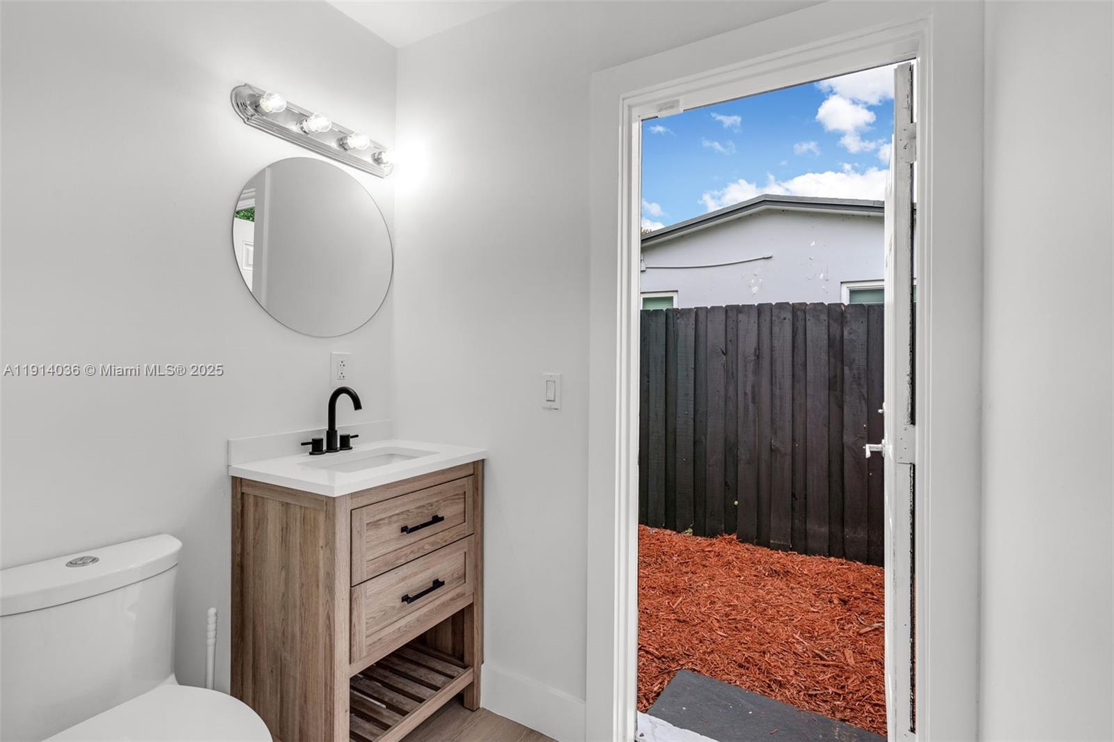 5230 Tyler Street Hollywood, FL 33021 - Photo 18 of 37 Gallery Image 18