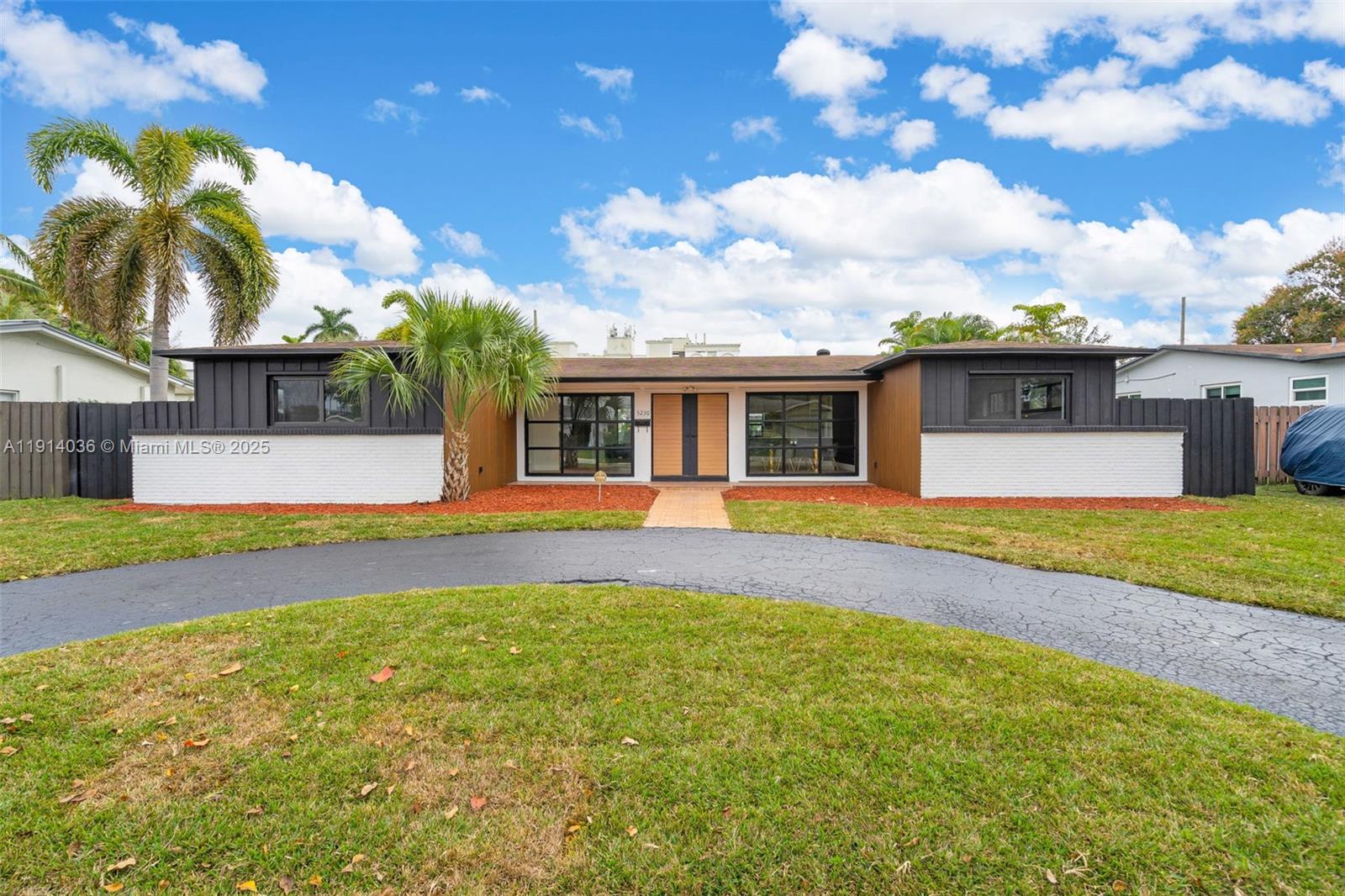 5230 Tyler Street Hollywood, FL 33021 - Photo 3 of 37 Gallery Image 3