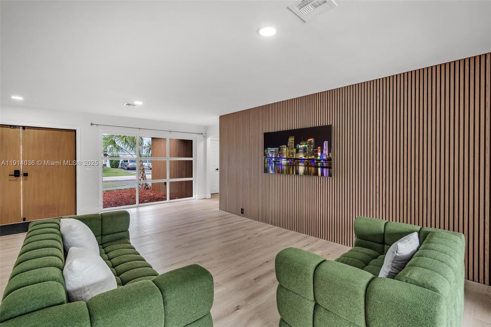 5230 Tyler Street Hollywood, FL 33021 - Photo 7 of 37 Gallery Image 7