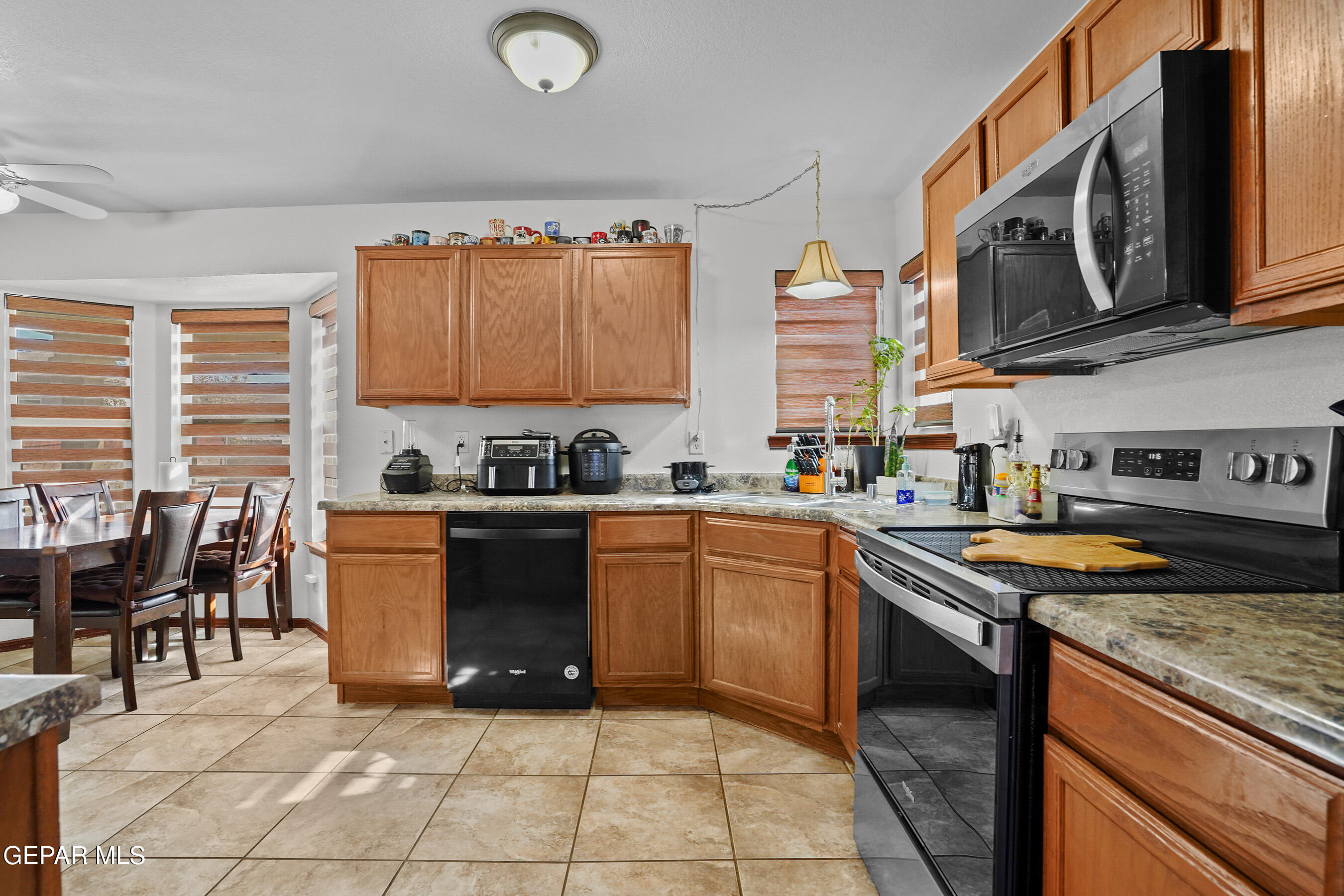 11044 Acoma Street El Paso, TX 79934 - Photo 9 of 31 Acoma Edited-12