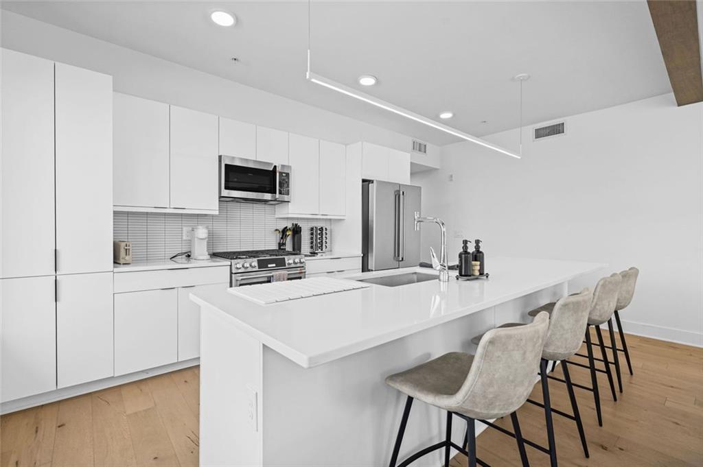 346 Peters Street Southwest, Unit 301 Atlanta, GA 30313 - Photo 9 of 44 Gallery Image 9