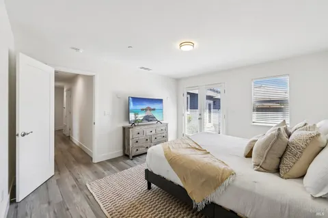 $875,000 | 815 Whitney Way, Petaluma, CA 94954