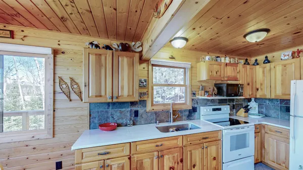 $699,000 | 41 East Bearskin Road, Grand Marais, MN 55604