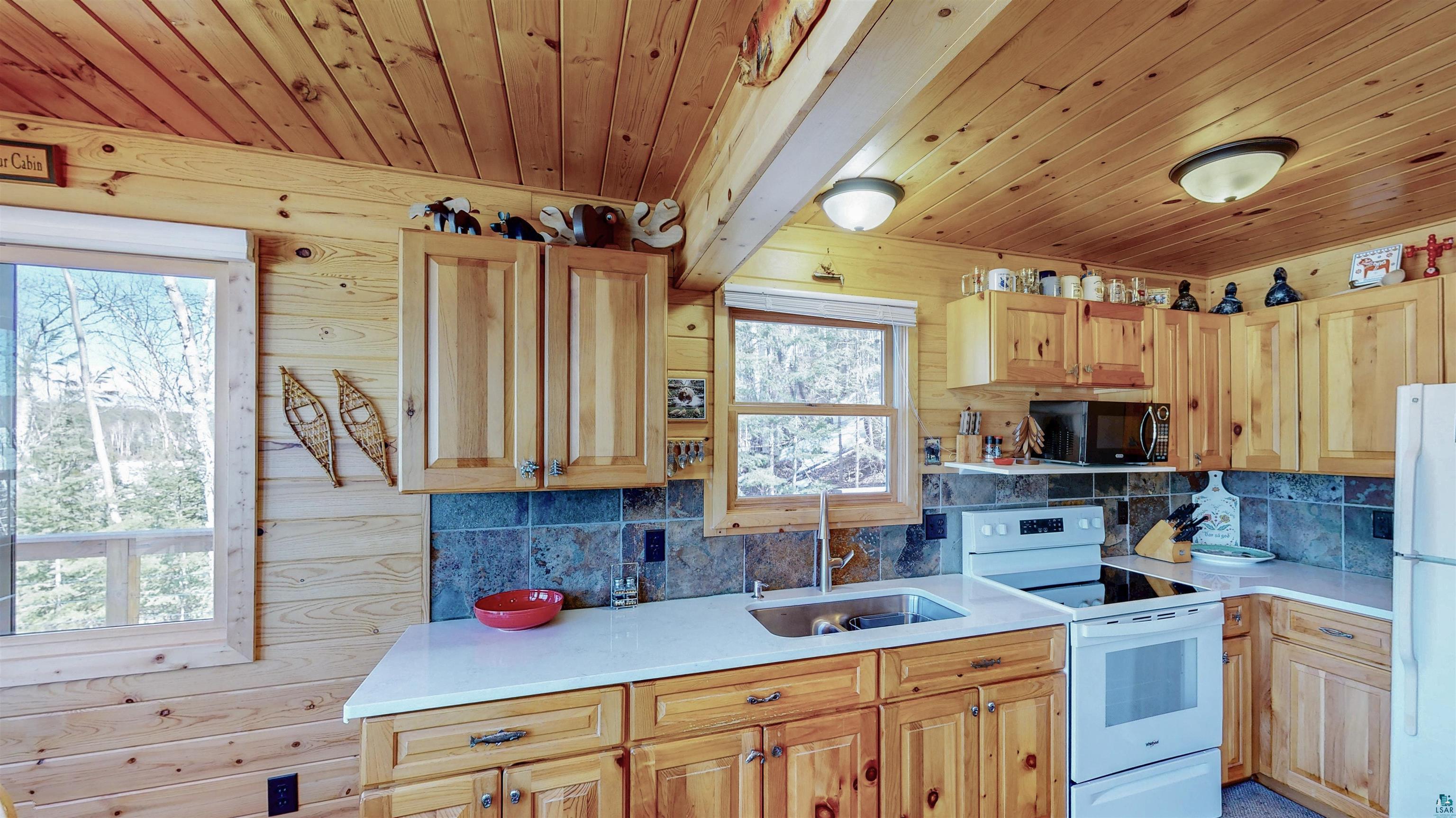 41 East Bearskin Road Grand Marais, MN 55604 - Photo 7 of 32