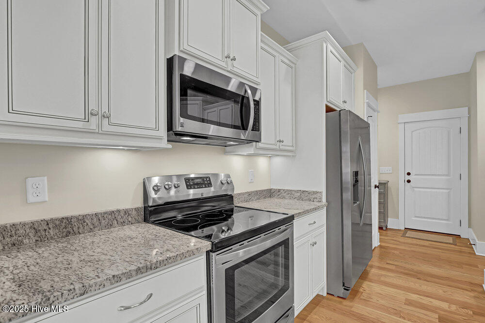 802 Sarah Lane Hampstead, NC 28443 - Photo 12 of 60 Kitchen