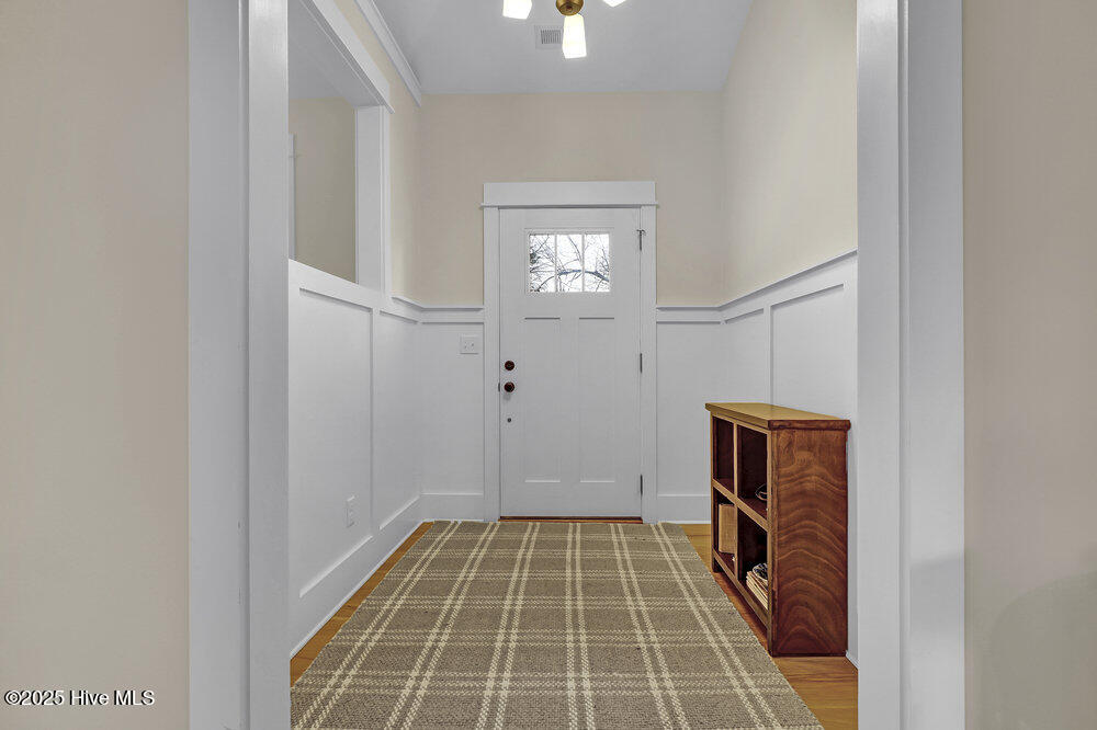 802 Sarah Lane Hampstead, NC 28443 - Photo 3 of 60 Foyer