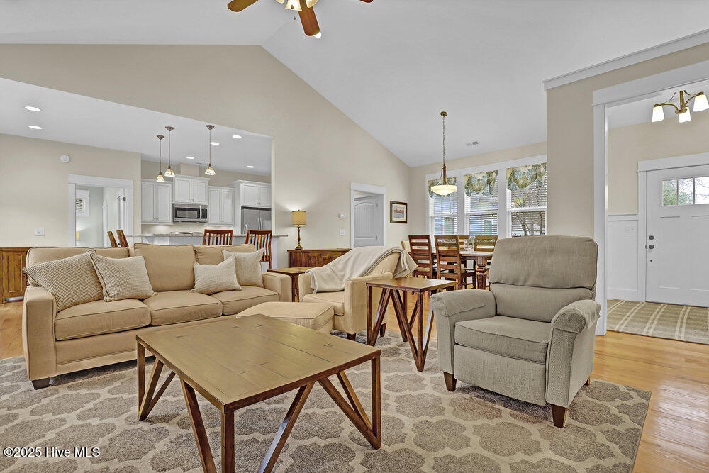 802 Sarah Lane Hampstead, NC 28443 - Photo 6 of 60 Living Rom