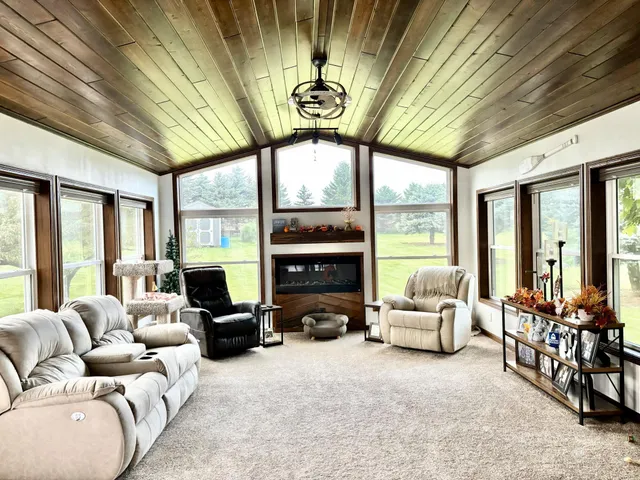 $595,000 | 25 Lake Shetek Drive, Slayton, MN 56172