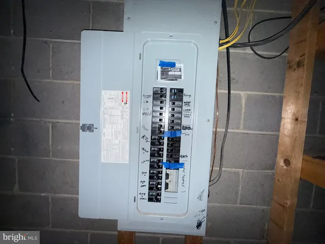 a view of a storage & utility room