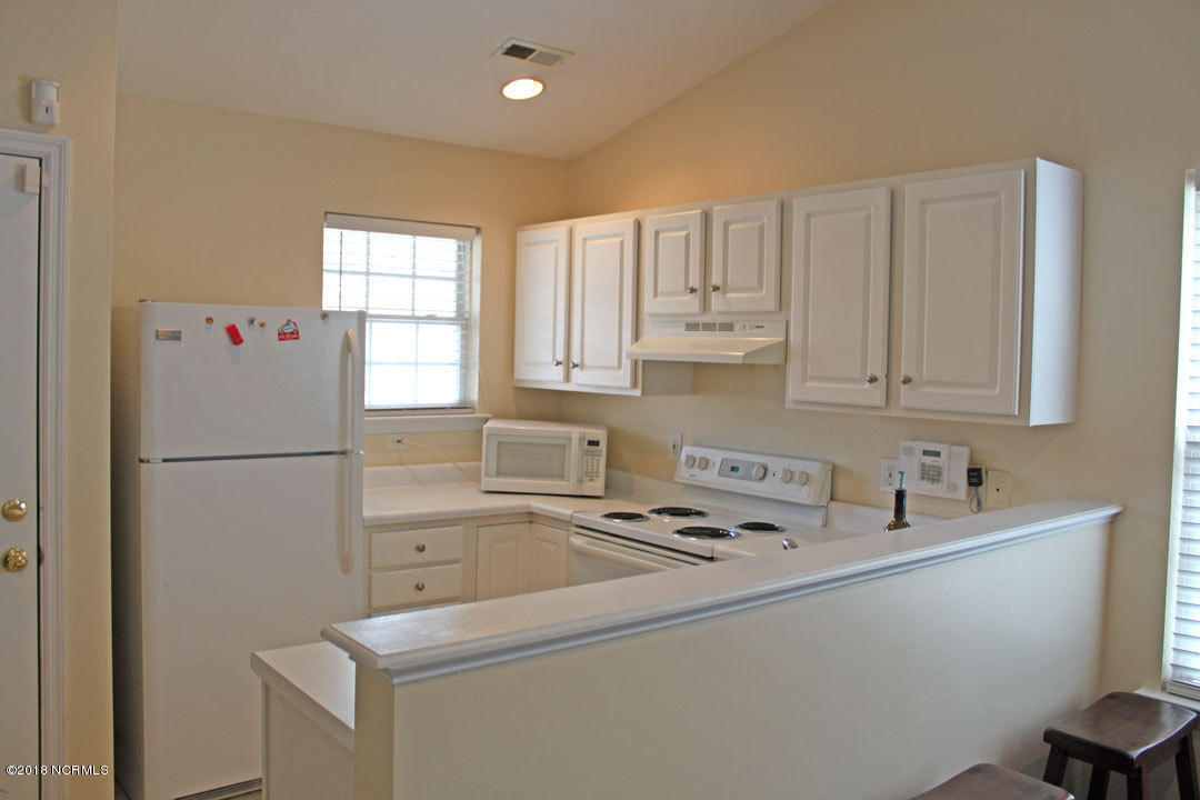 411 Estate Road, Unit 105 Wilmington, NC 28405 - Photo 9 of 13 Kitchen