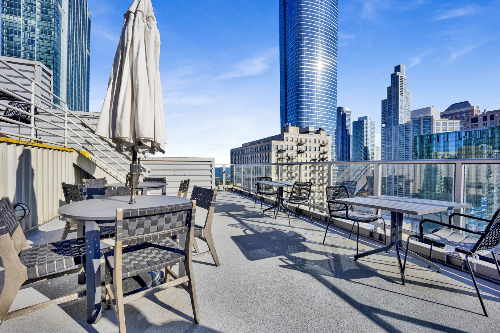 40 East 9th Street, Unit 609 Chicago, IL 60605 - Photo 24 of 37 a view of a balcony with chairs