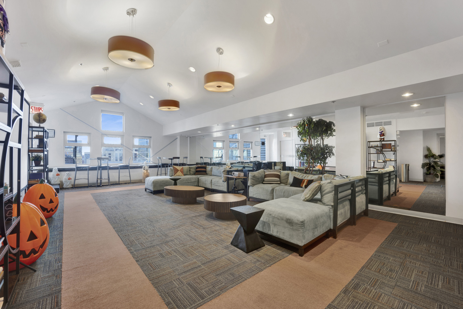 40 East 9th Street, Unit 609 Chicago, IL 60605 - Photo 33 of 37 a living room with furniture and a large window