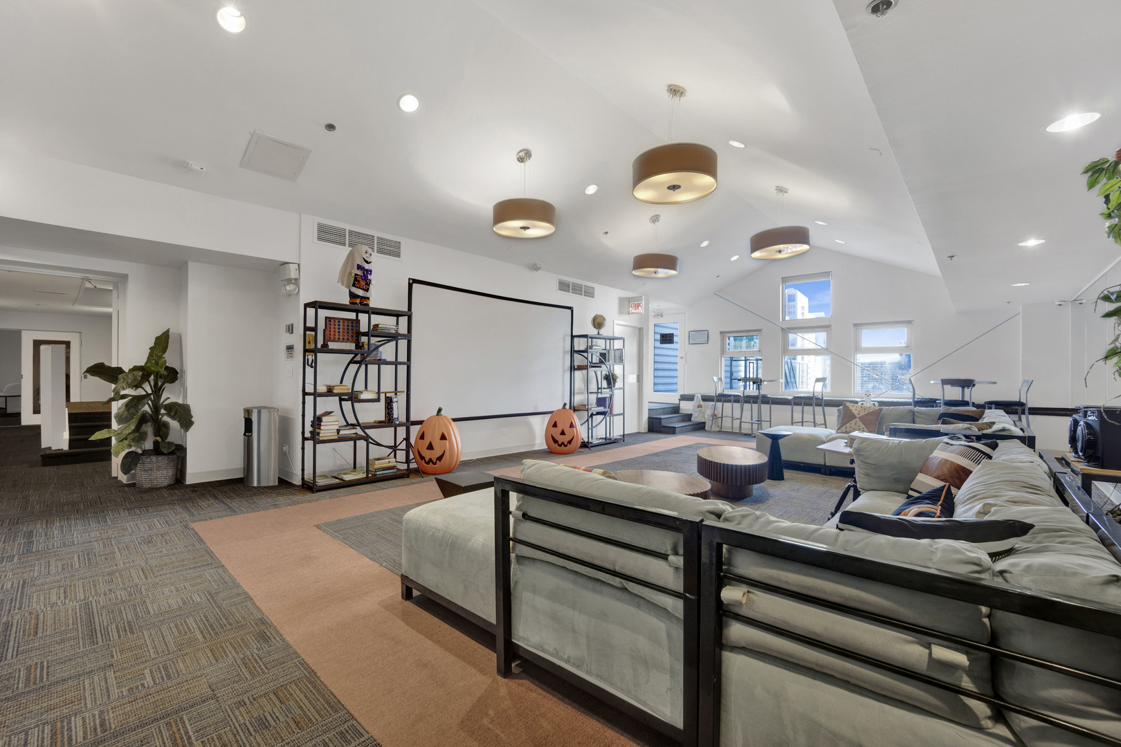 40 East 9th Street, Unit 609 Chicago, IL 60605 - Photo 34 of 37 a living room with furniture and a large window