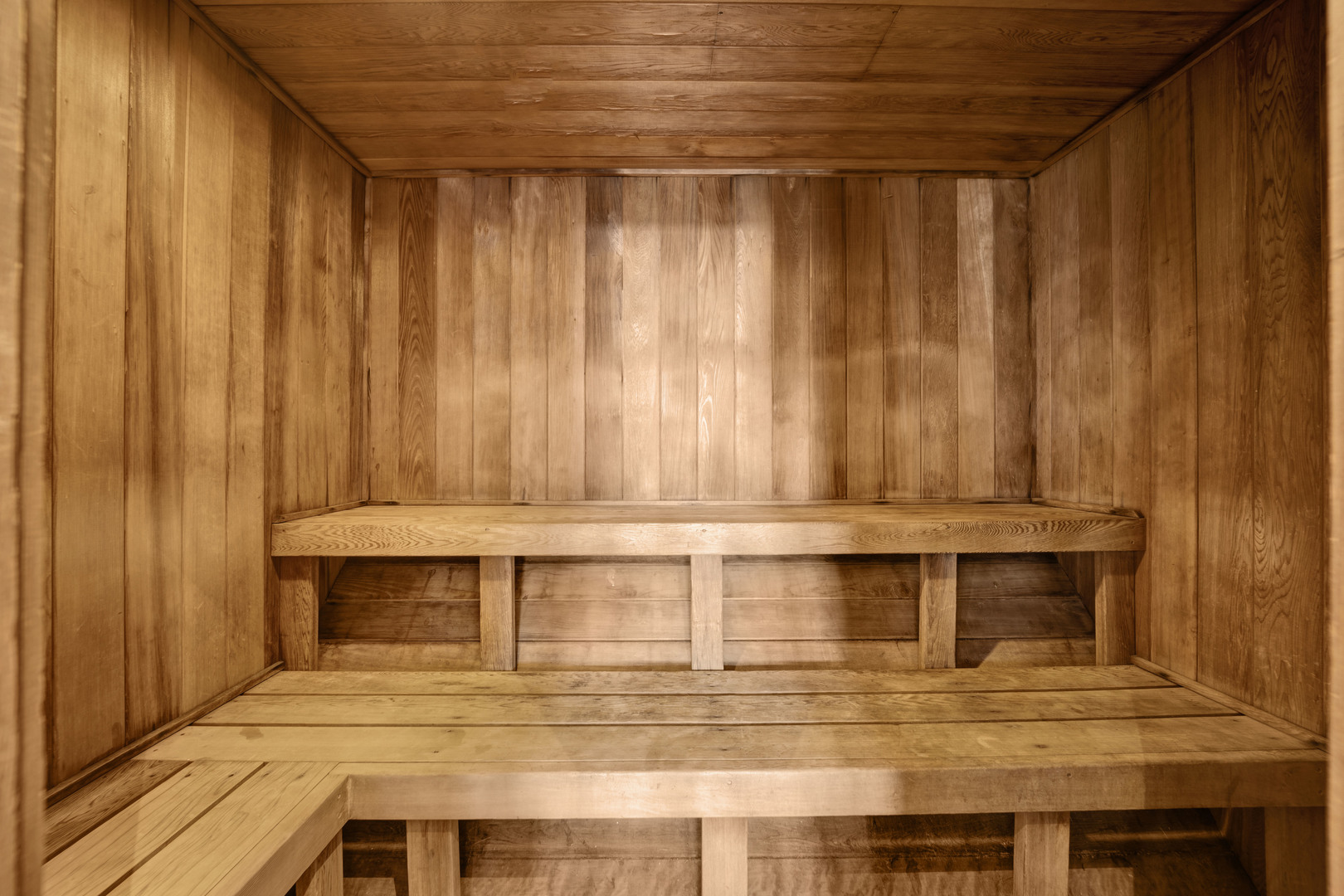 40 East 9th Street, Unit 609 Chicago, IL 60605 - Photo 35 of 37 a bathroom with a sink and a shower curtain
