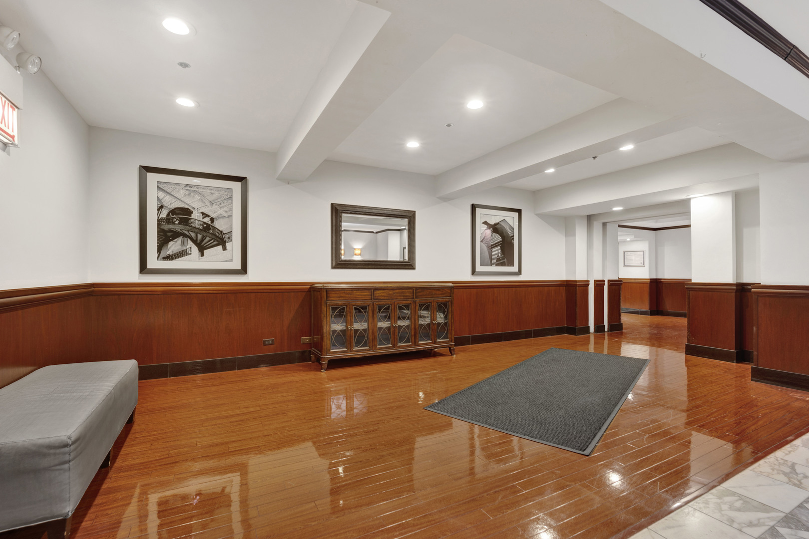 40 East 9th Street, Unit 609 Chicago, IL 60605 - Photo 36 of 37 a living room with furniture and a couch