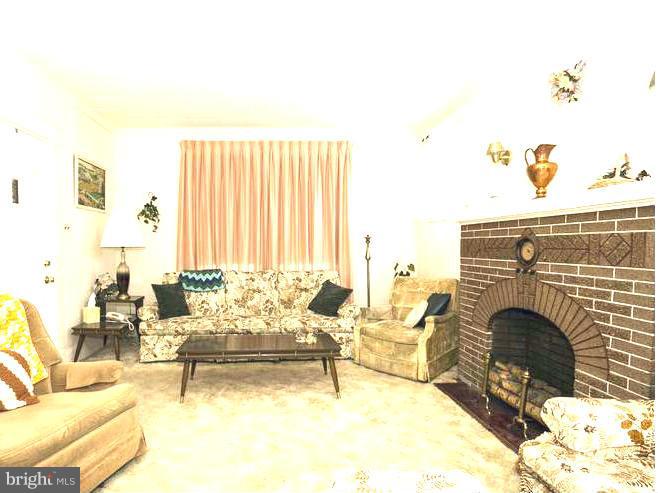 2923 Ritchie Avenue Baltimore, MD 21219 - Photo 3 of 14 Living Room