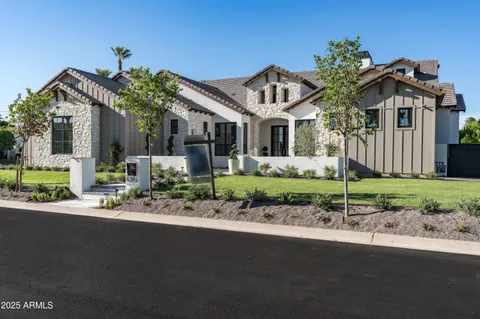 $7,150,000 | 6302 East Calle Del Norte, Scottsdale, AZ 85251