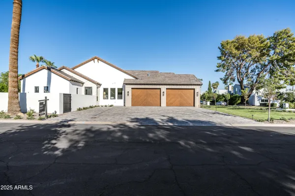 $6,818,000 | 6302 East Calle Del Norte, Scottsdale, AZ 85251