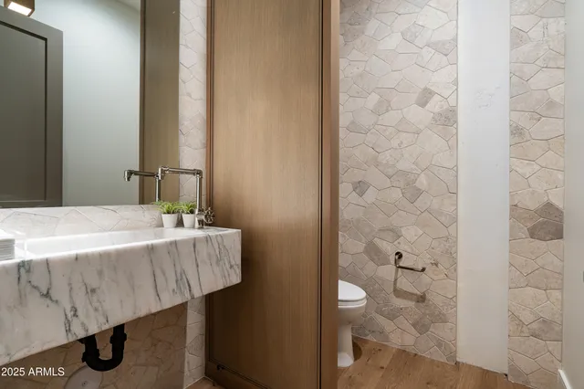 $7,150,000 | 6302 East Calle Del Norte, Scottsdale, AZ 85251