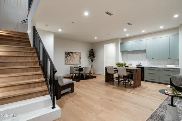 $6,818,000 | 6302 East Calle Del Norte, Scottsdale, AZ 85251