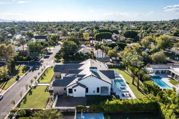 $6,818,000 | 6302 East Calle Del Norte, Scottsdale, AZ 85251