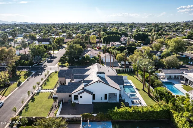 $7,150,000 | 6302 East Calle Del Norte, Scottsdale, AZ 85251