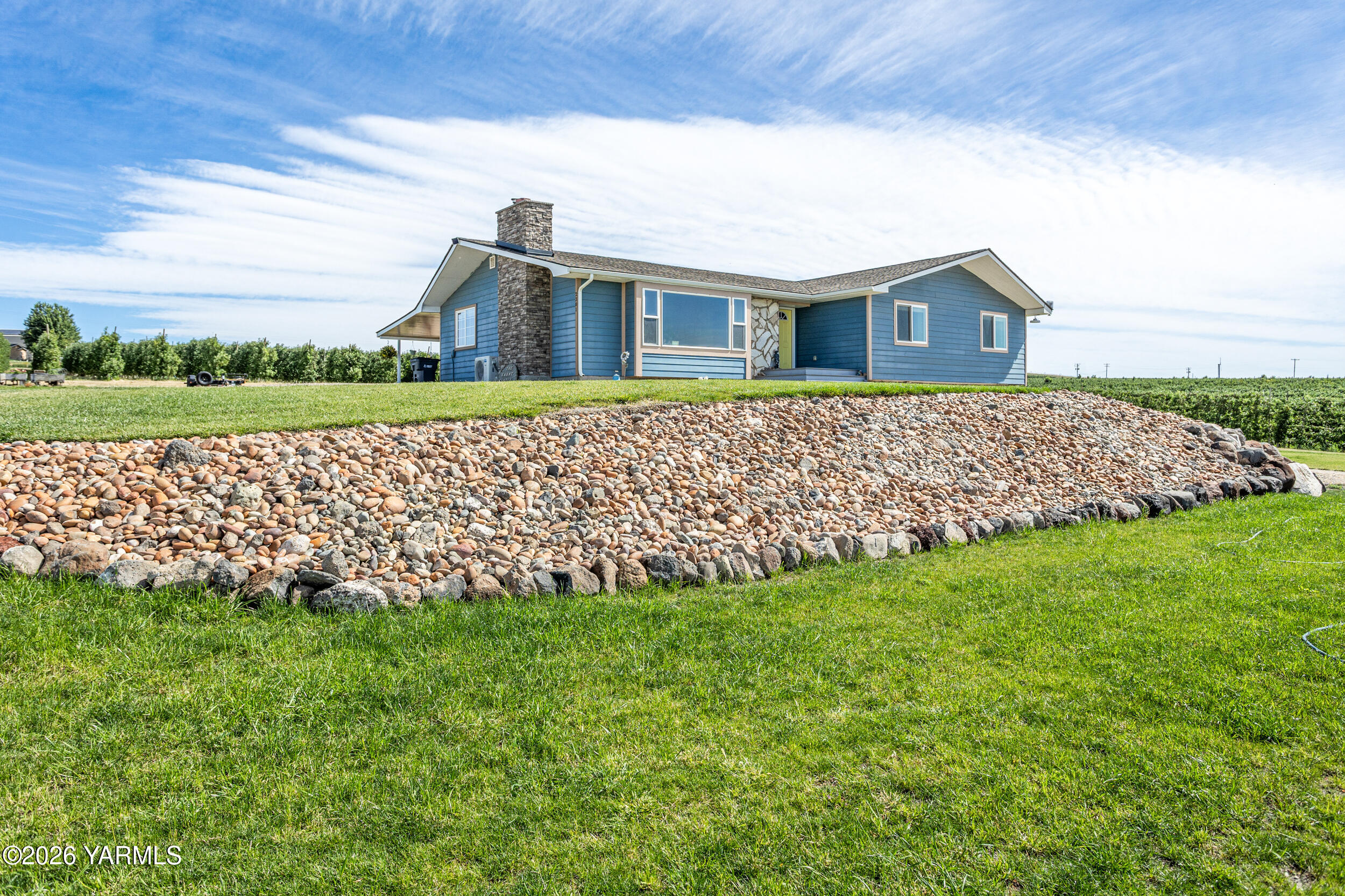 2301 Houghton Road Zillah, WA 98953 - Photo 8 of 34 Front Entrance