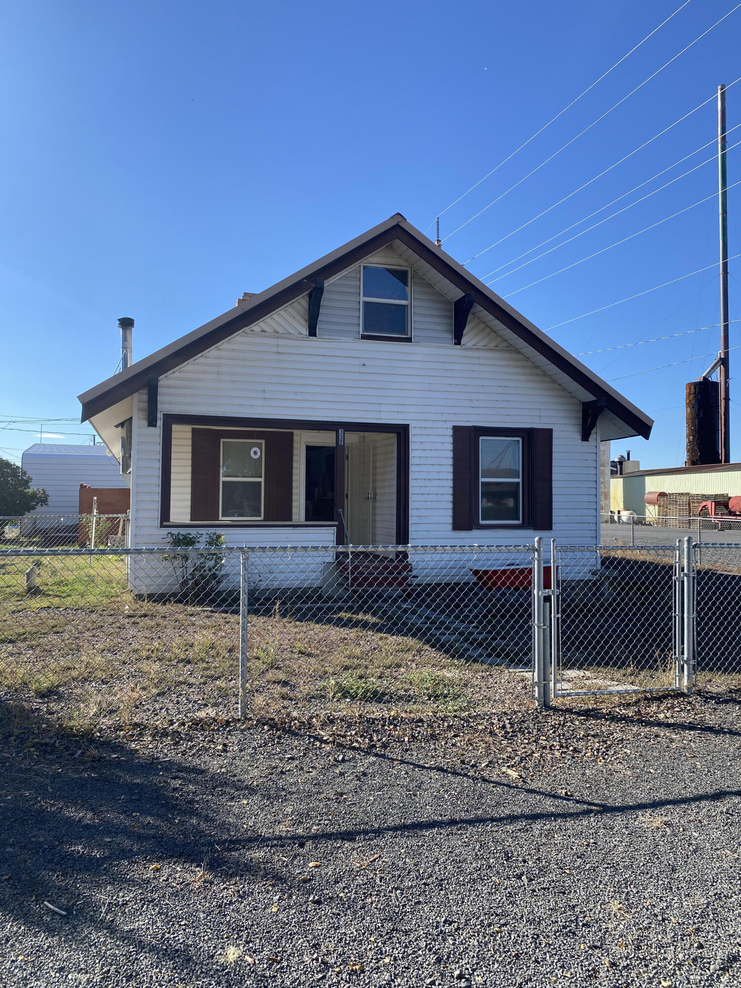 332 North Madison Street Merrill, OR 97633 - Photo 2 of 37 Front of property