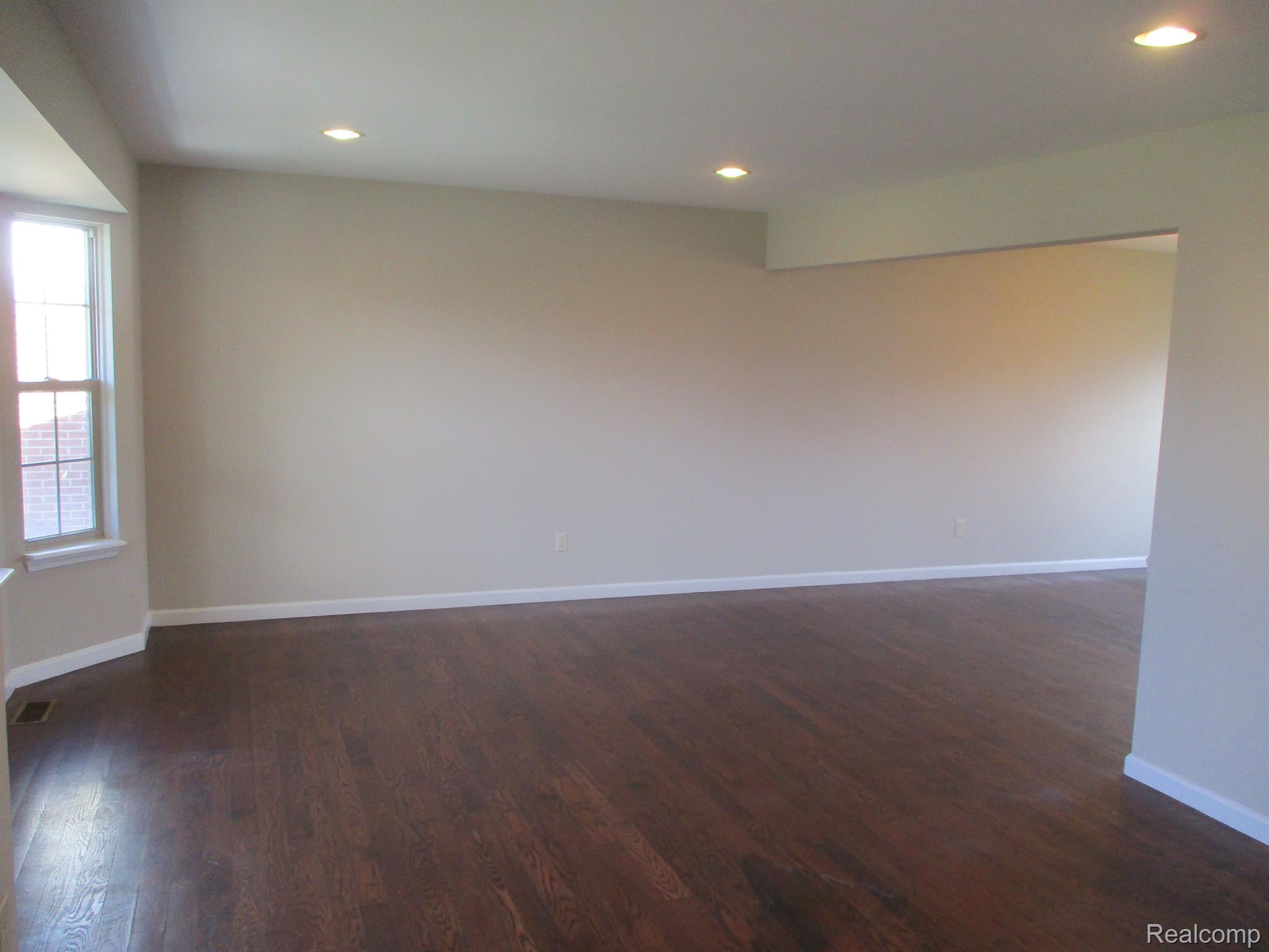 32144 Woody Road Fraser, MI 48026 - Photo 2 of 13 Gallery Image 2