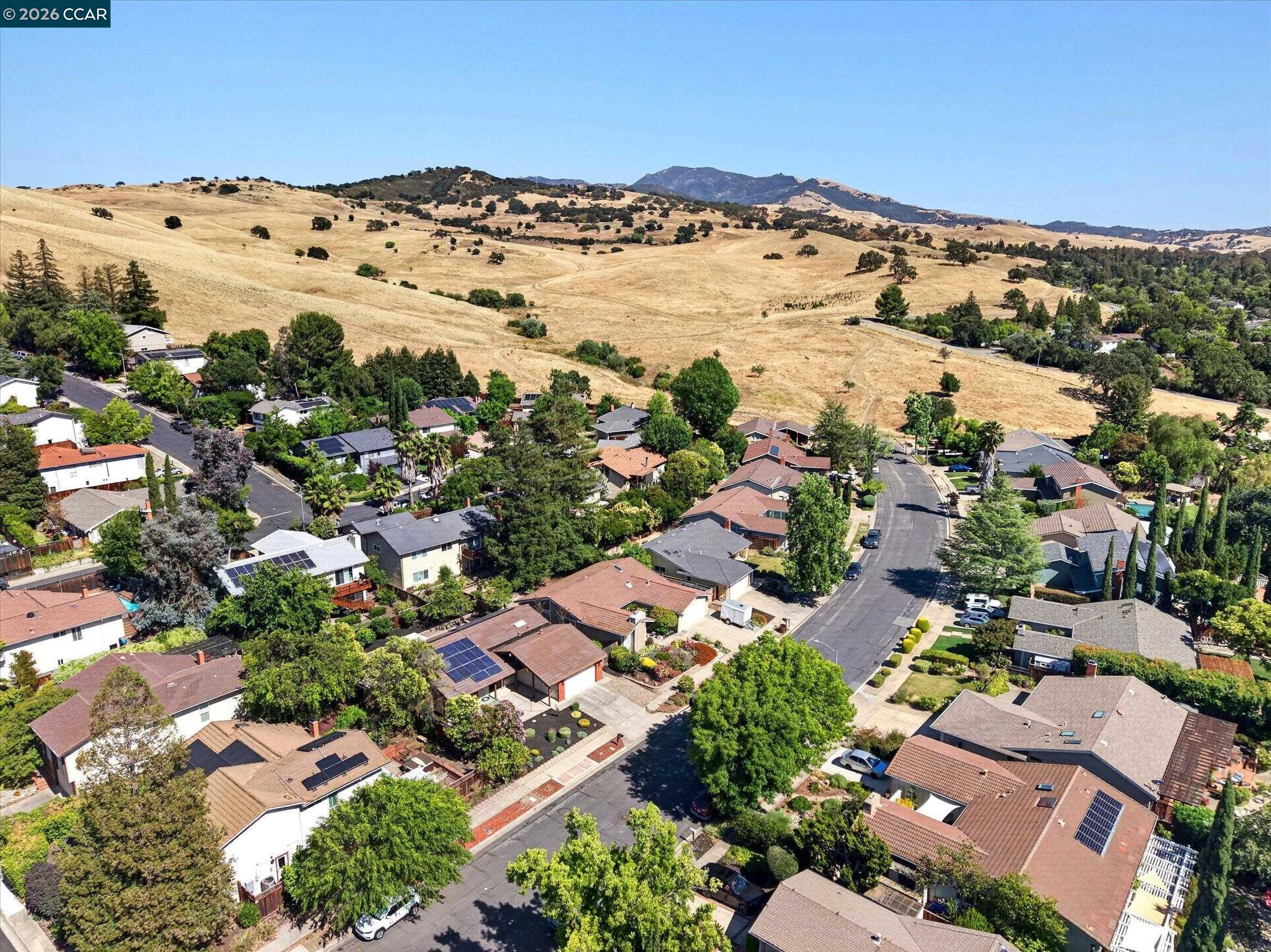714 Navaronne Way Concord, CA 94518 - Photo 4 of 41