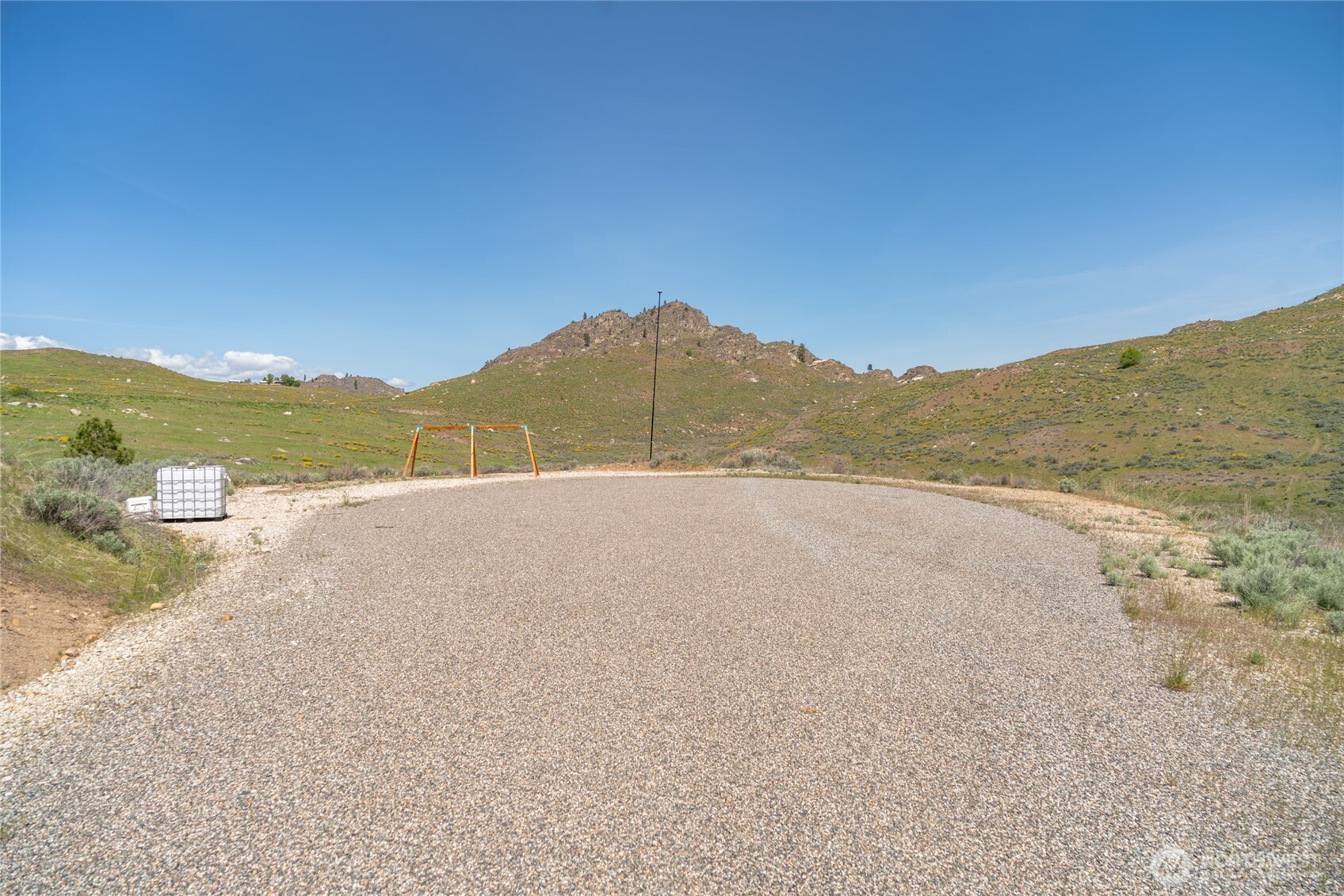 1 Gunsmoke Road Brewster, WA 98812 - Photo 5 of 29 a view of an ocean and a mountain view