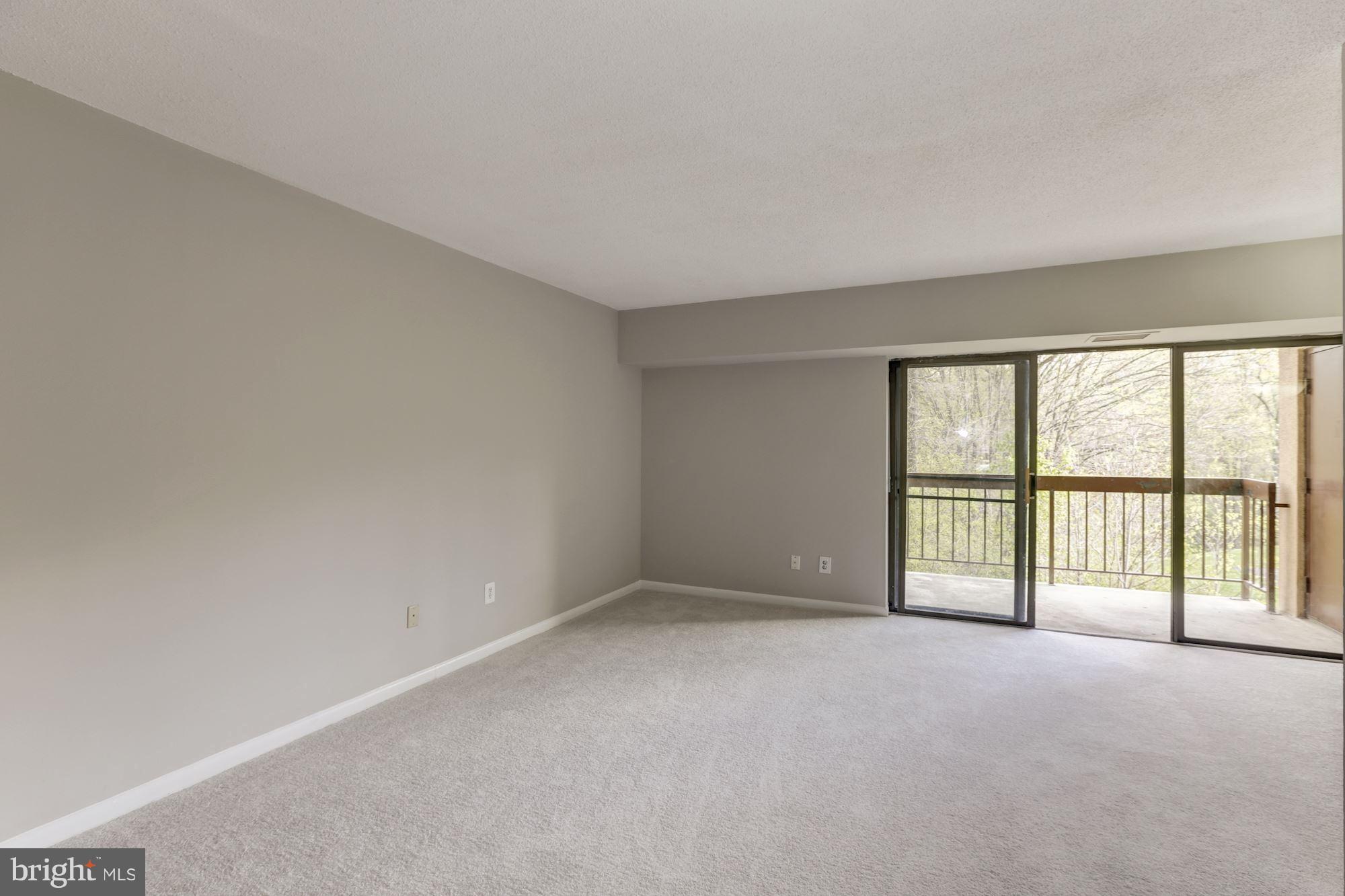 11613 Stoneview Square, Unit 11C Reston, VA 20191 - Photo 12 of 30 Living Room