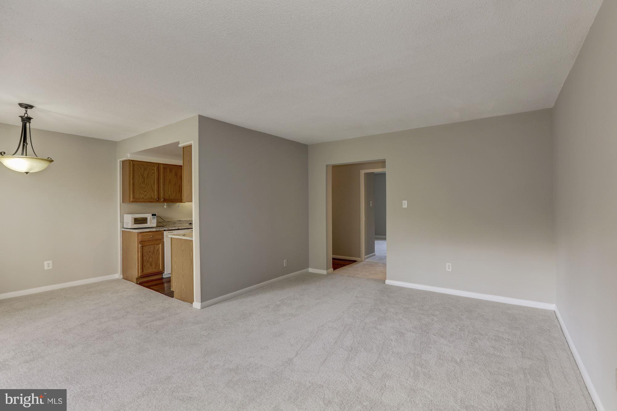 11613 Stoneview Square, Unit 11C Reston, VA 20191 - Photo 13 of 30 Living Room