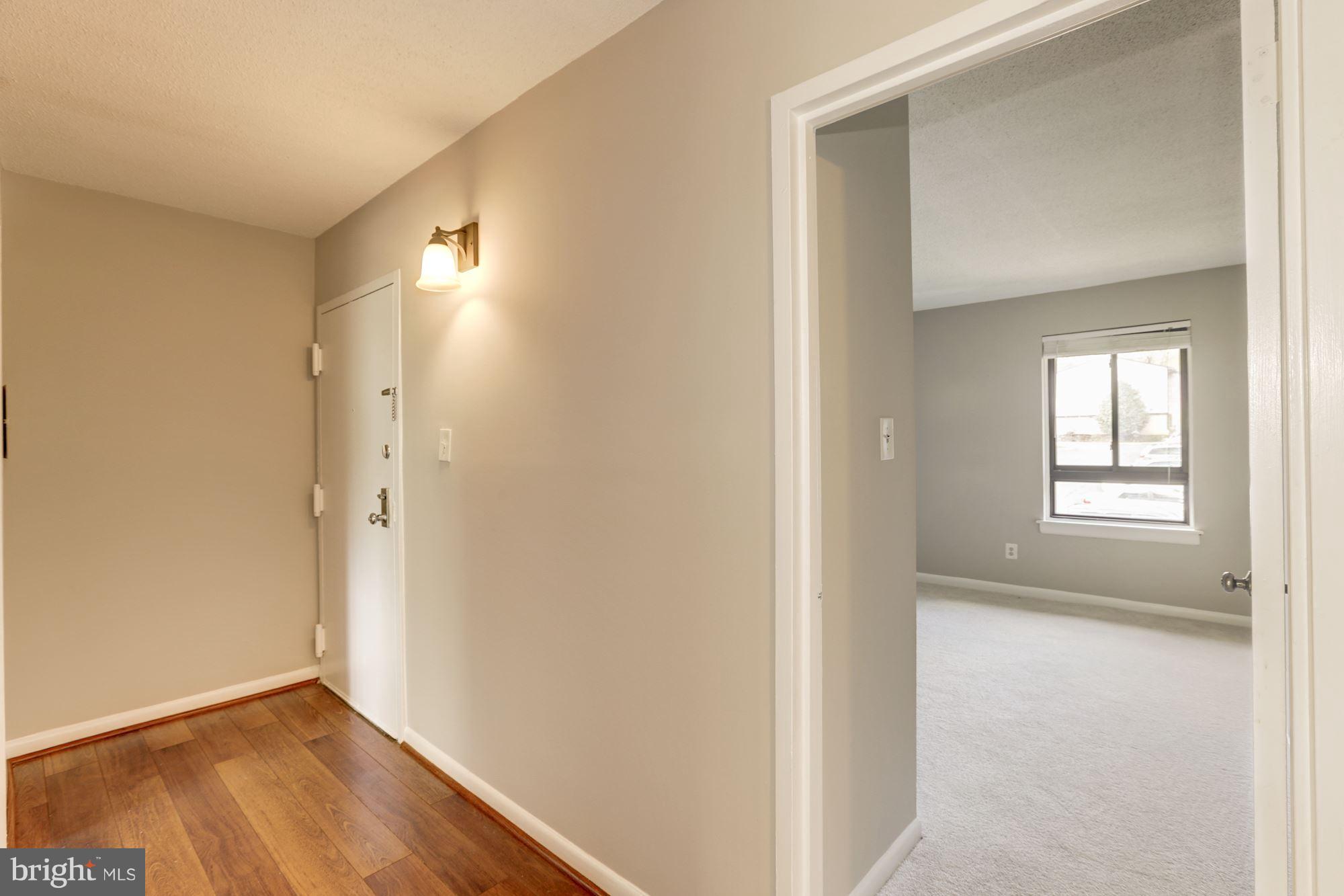 11613 Stoneview Square, Unit 11C Reston, VA 20191 - Photo 3 of 30 Foyer