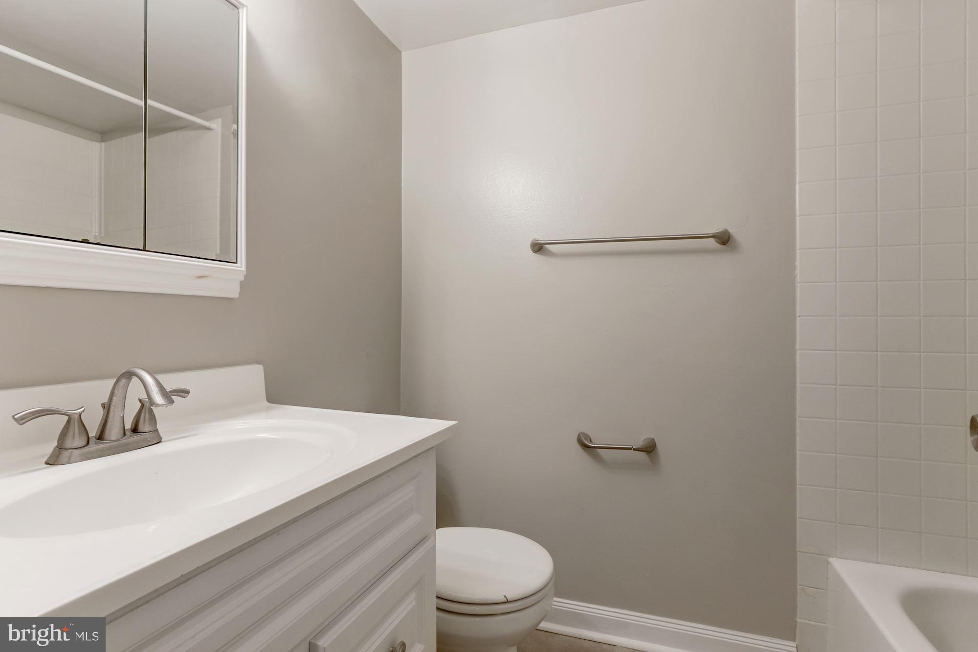 11613 Stoneview Square, Unit 11C Reston, VA 20191 - Photo 27 of 30 Bath
