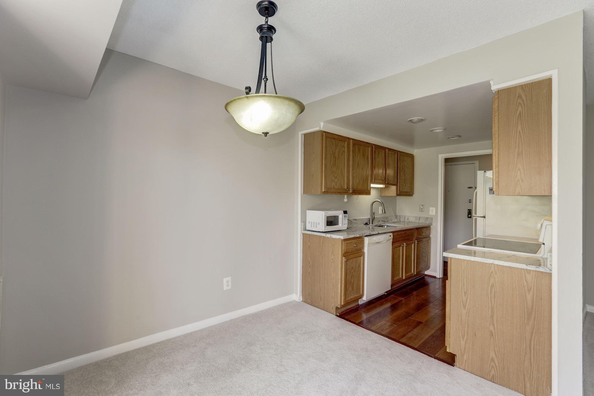 11613 Stoneview Square, Unit 11C Reston, VA 20191 - Photo 8 of 30 Dining Room