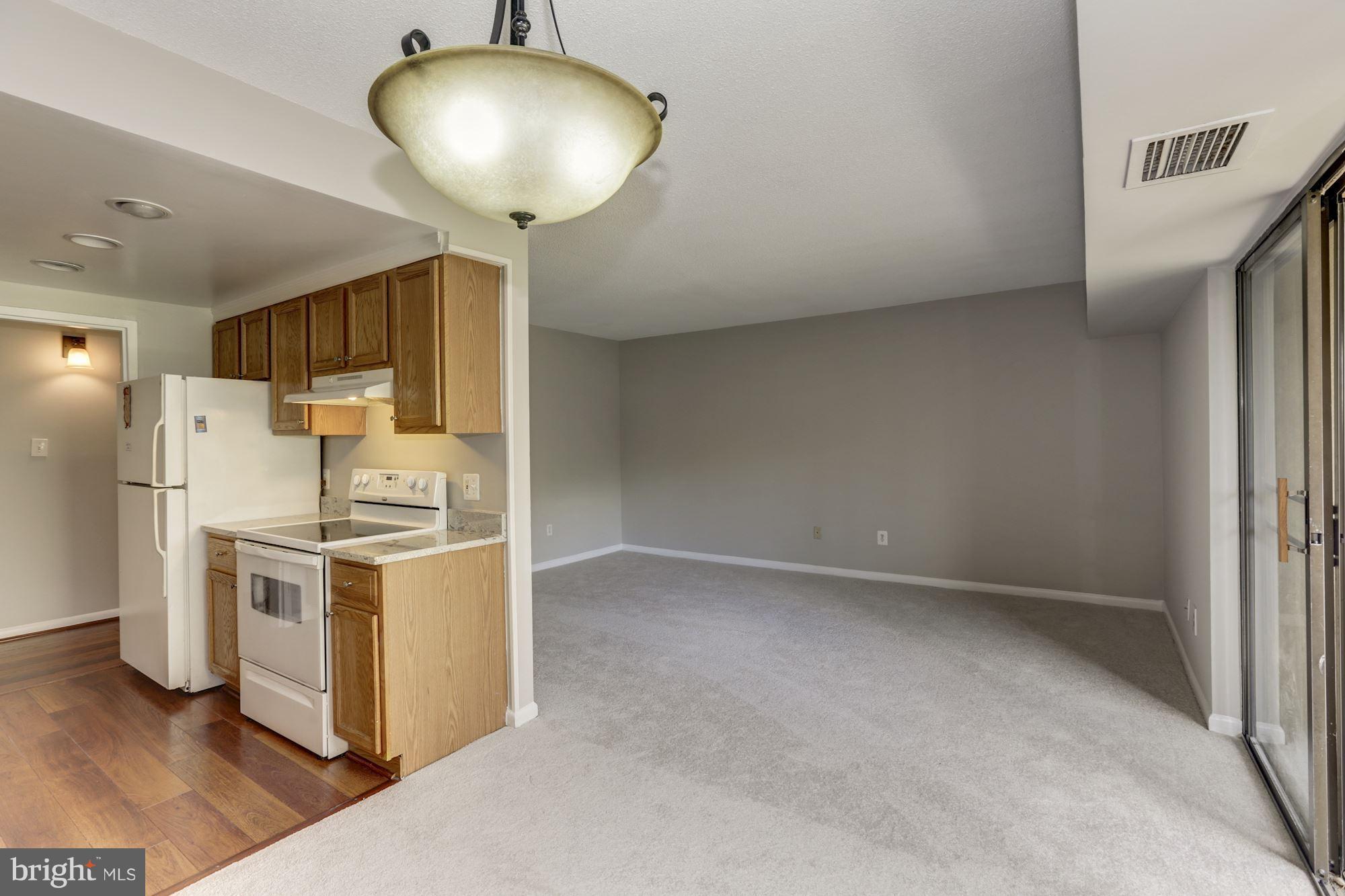 11613 Stoneview Square, Unit 11C Reston, VA 20191 - Photo 9 of 30 Dining Room