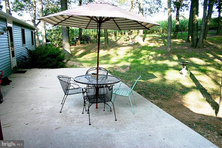 4837 Geeting Road Westminster, MD 21158 - Photo 4 of 15 Patio