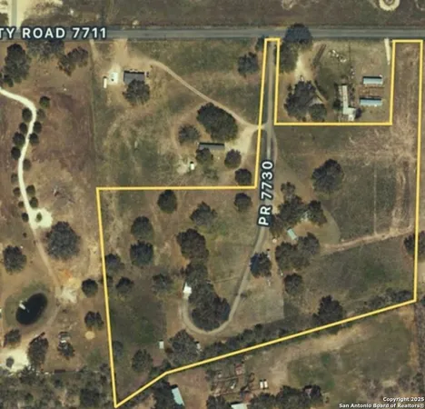 $595,000 | 198 Private Road 7730, Devine, TX 78016
