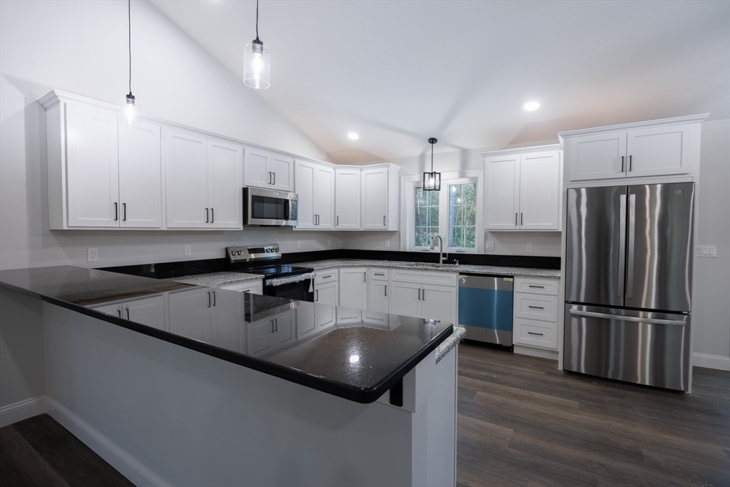 199 Palmer Road Brimfield, MA 01010 - Photo 8 of 37