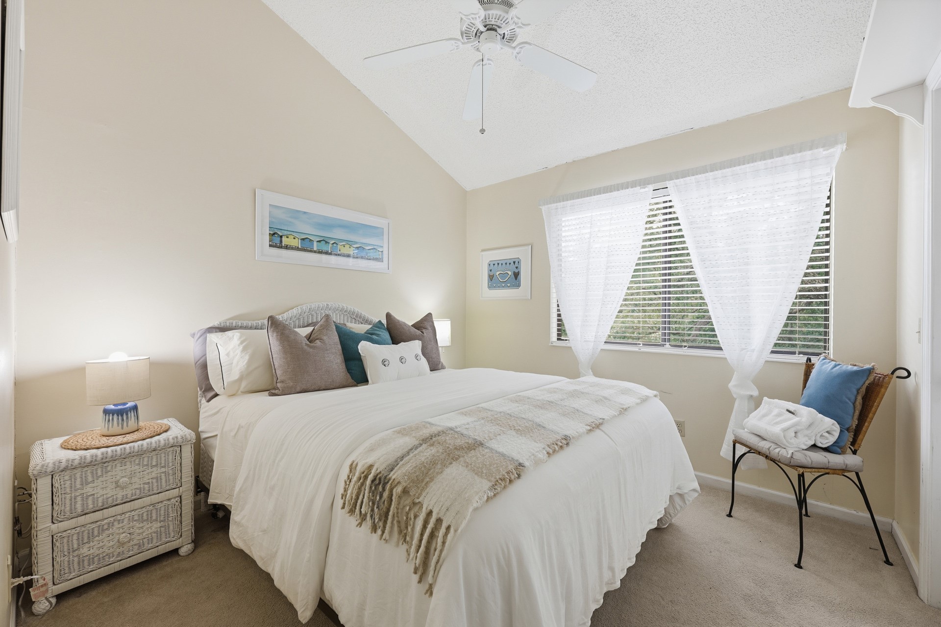 2886 Forest Ridge Drive, Unit U6 Fernandina Beach, FL 32034 - Photo 25 of 43 a bedroom with a bed and a chair