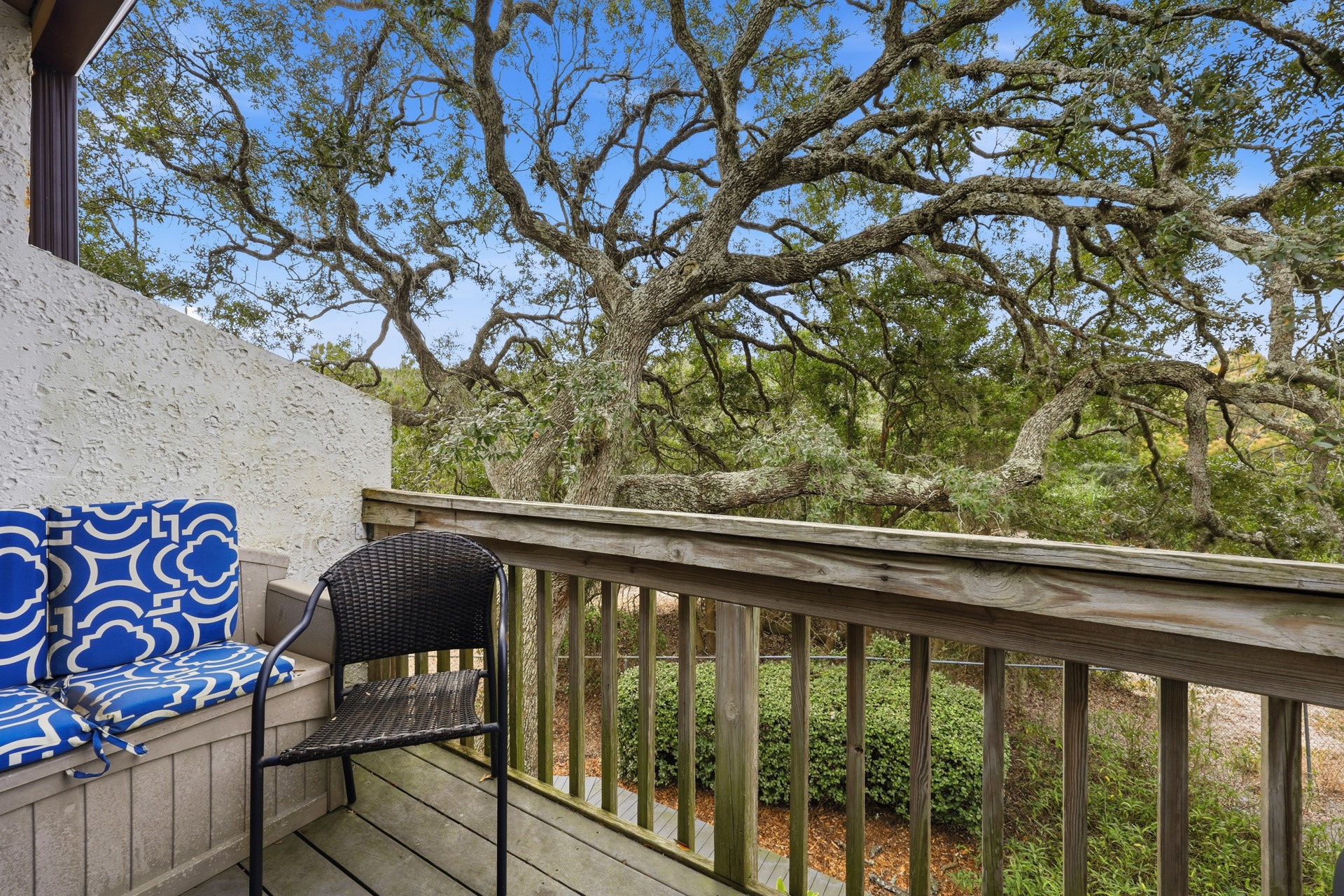 2886 Forest Ridge Drive, Unit U6 Fernandina Beach, FL 32034 - Photo 31 of 43 a view of balcony with furniture