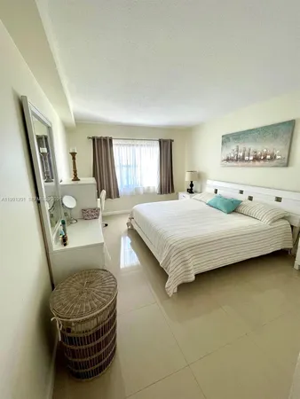 $1,650 | 400 Kings Point Drive, Unit 1420, Sunny Isles Beach, FL 33160