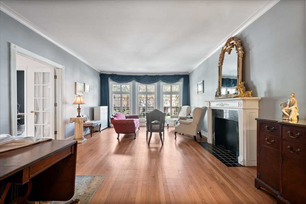 496 Sheridan Road, Unit 1 Evanston, IL 60202 - Photo 11 of 33