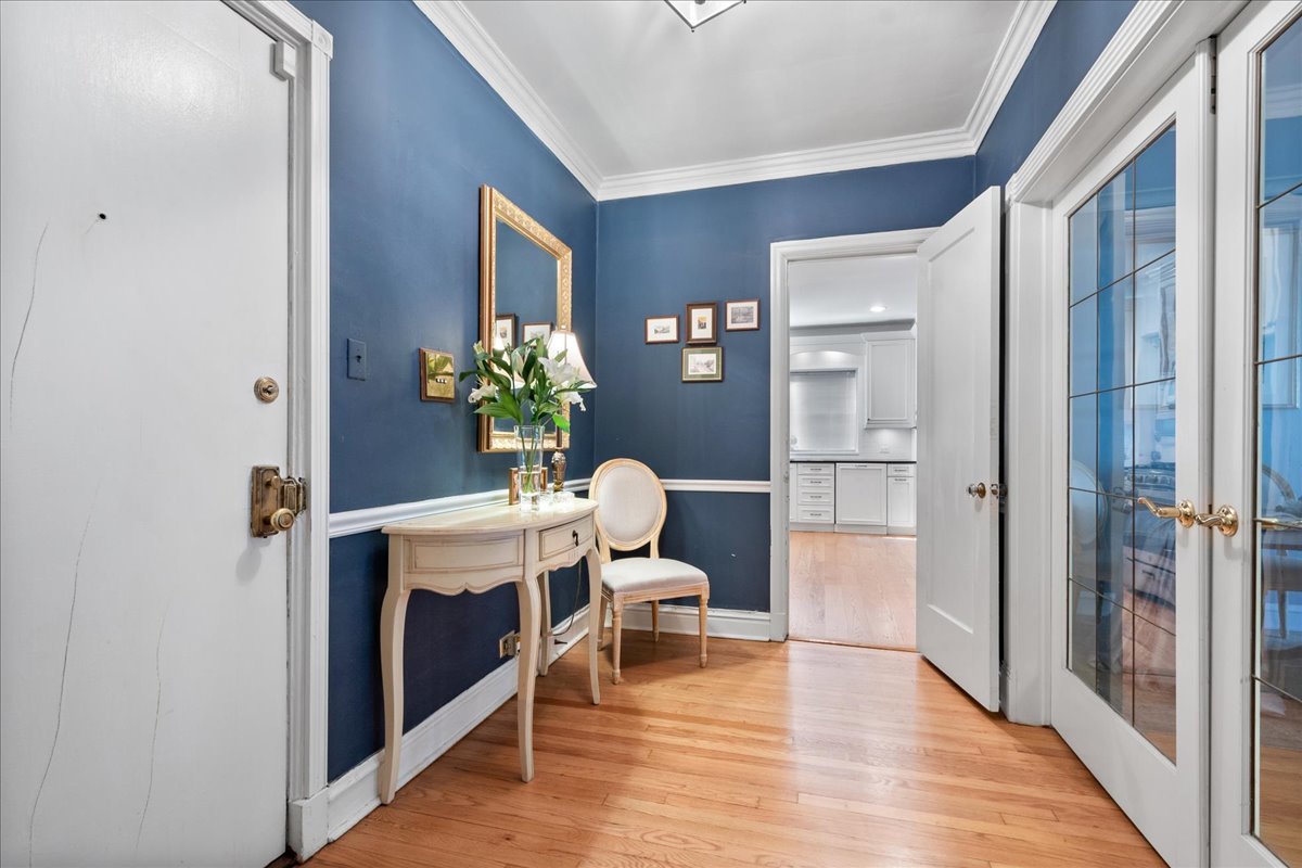 496 Sheridan Road, Unit 1 Evanston, IL 60202 - Photo 7 of 33