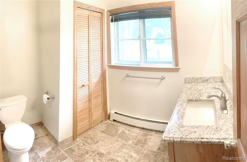 2880 Ridge Road White Lake, MI 48383 - Photo 21 of 51