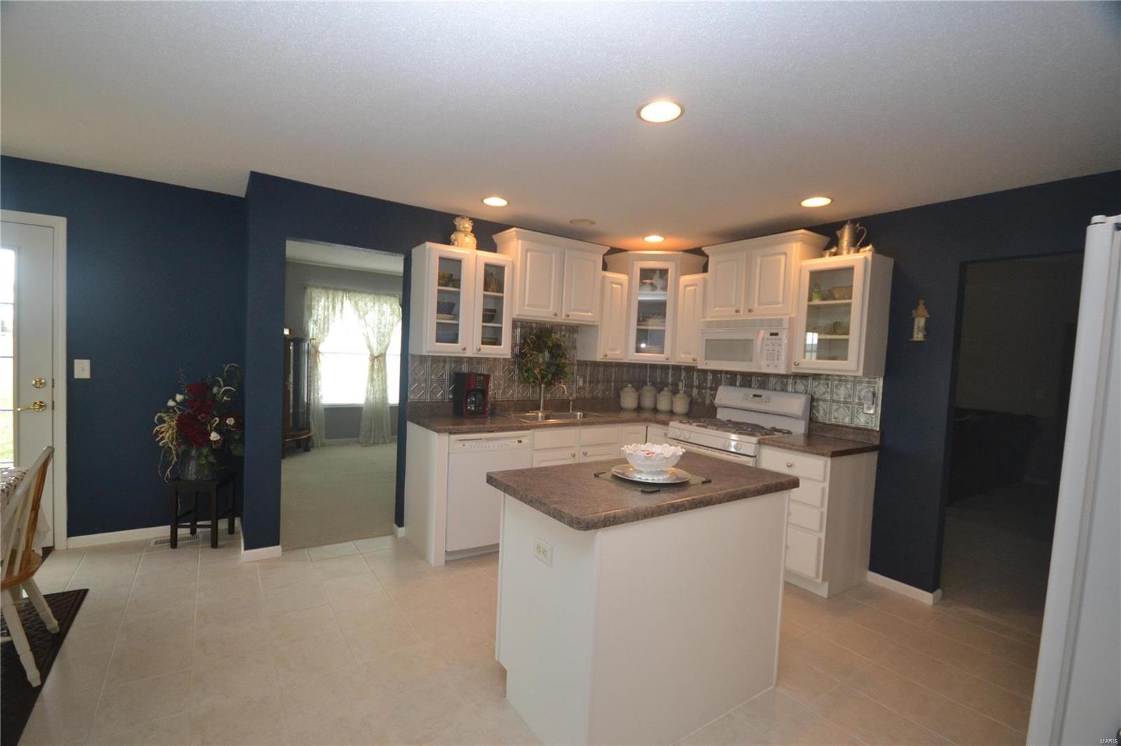 5646 Seasons Ridge Smithton, IL 62285 - Photo 12 of 32